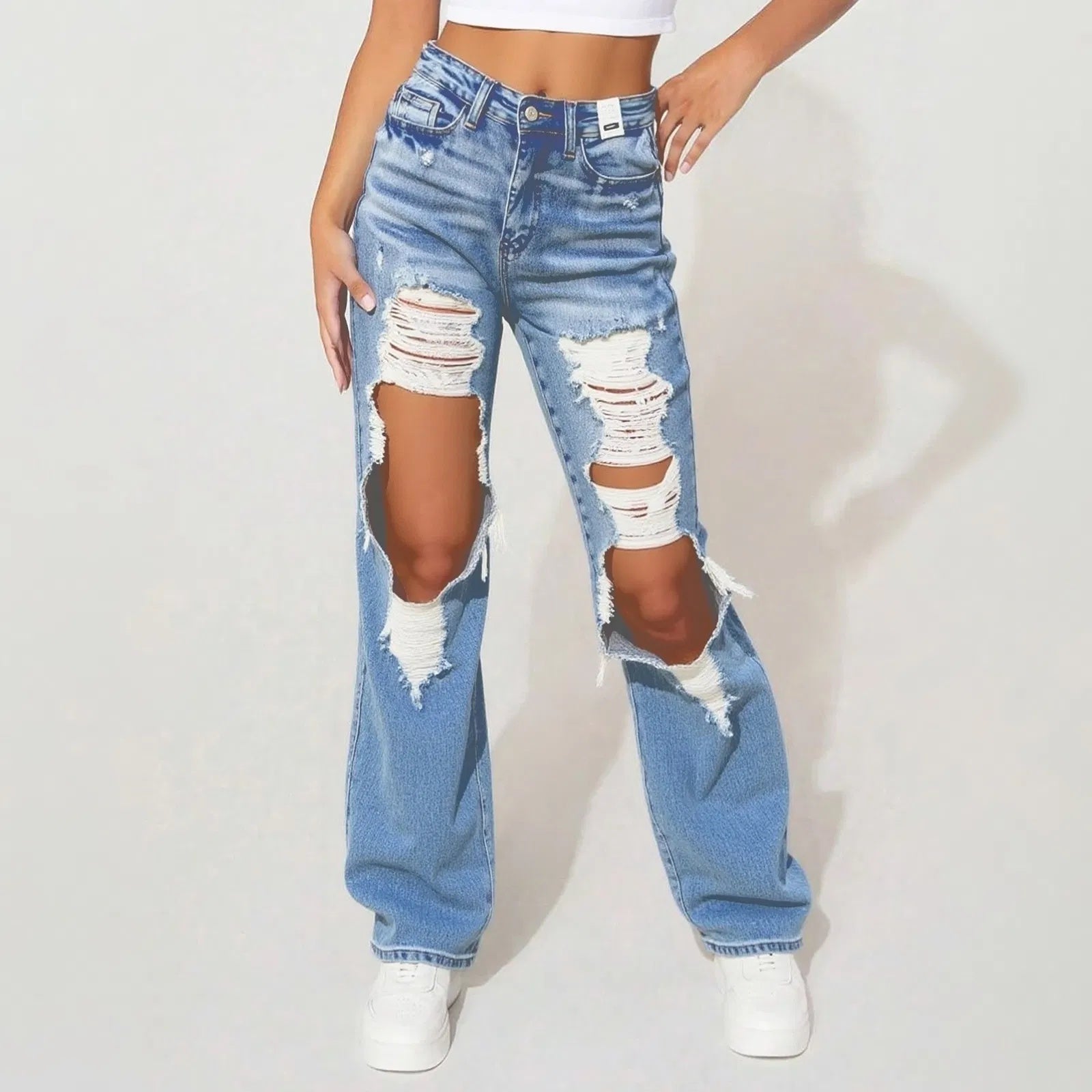 Loose Fit Distressed Denim Jeans American Style.